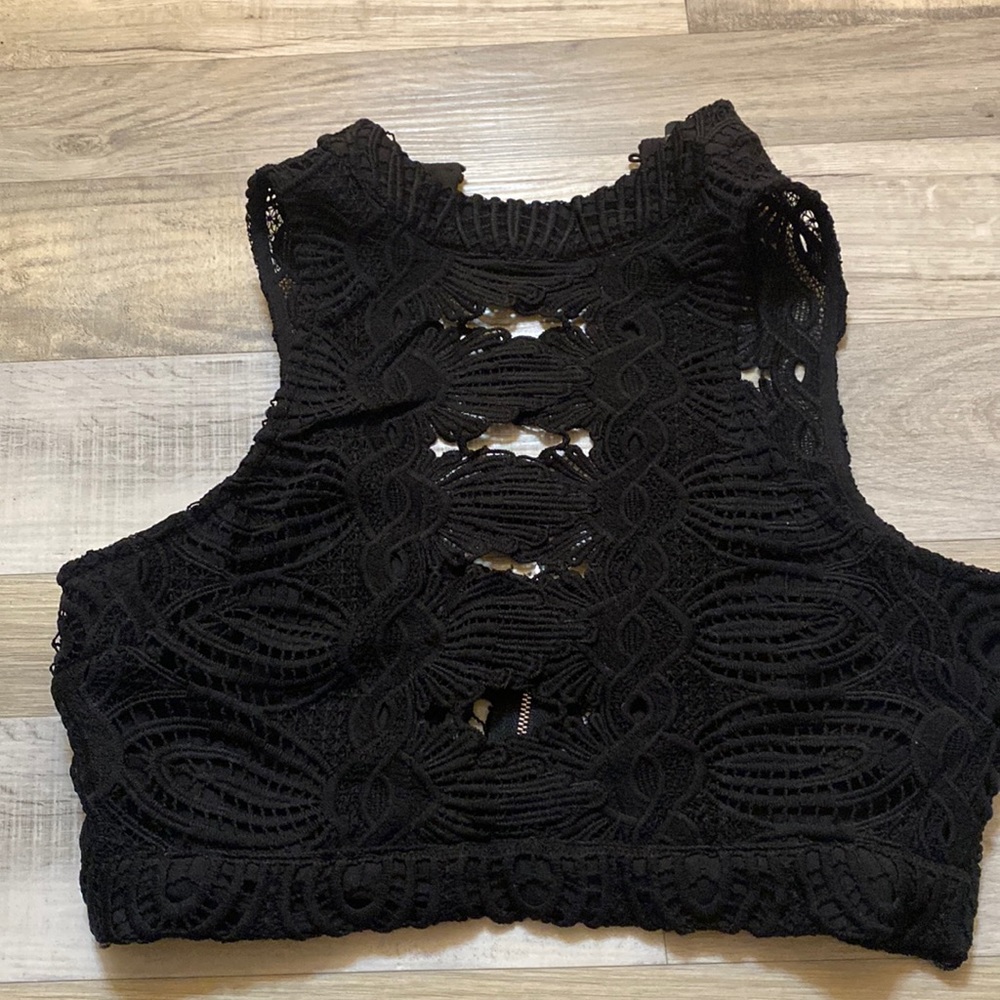 Crop top key hole back